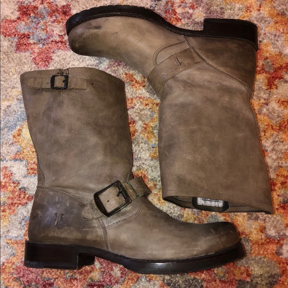 FRYE: Veronica Short Boots